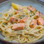 Pasta mit Lachs und Sahneso&szlig;e