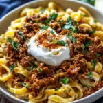 T&uuml;rkische Pasta mit Hackfleisch und Joghurt-Sauce